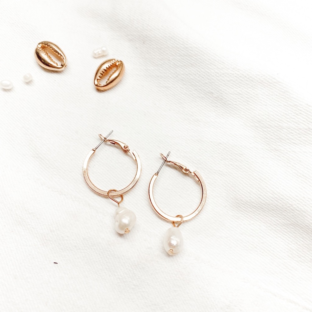 Pearl drop earrings